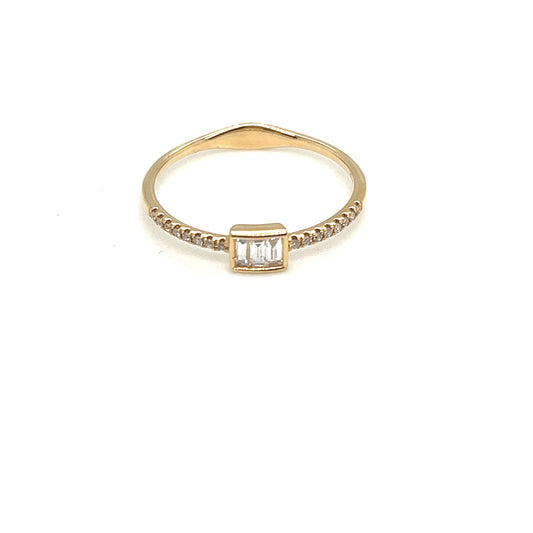 18Kt Yellow Gold and Diamond Band