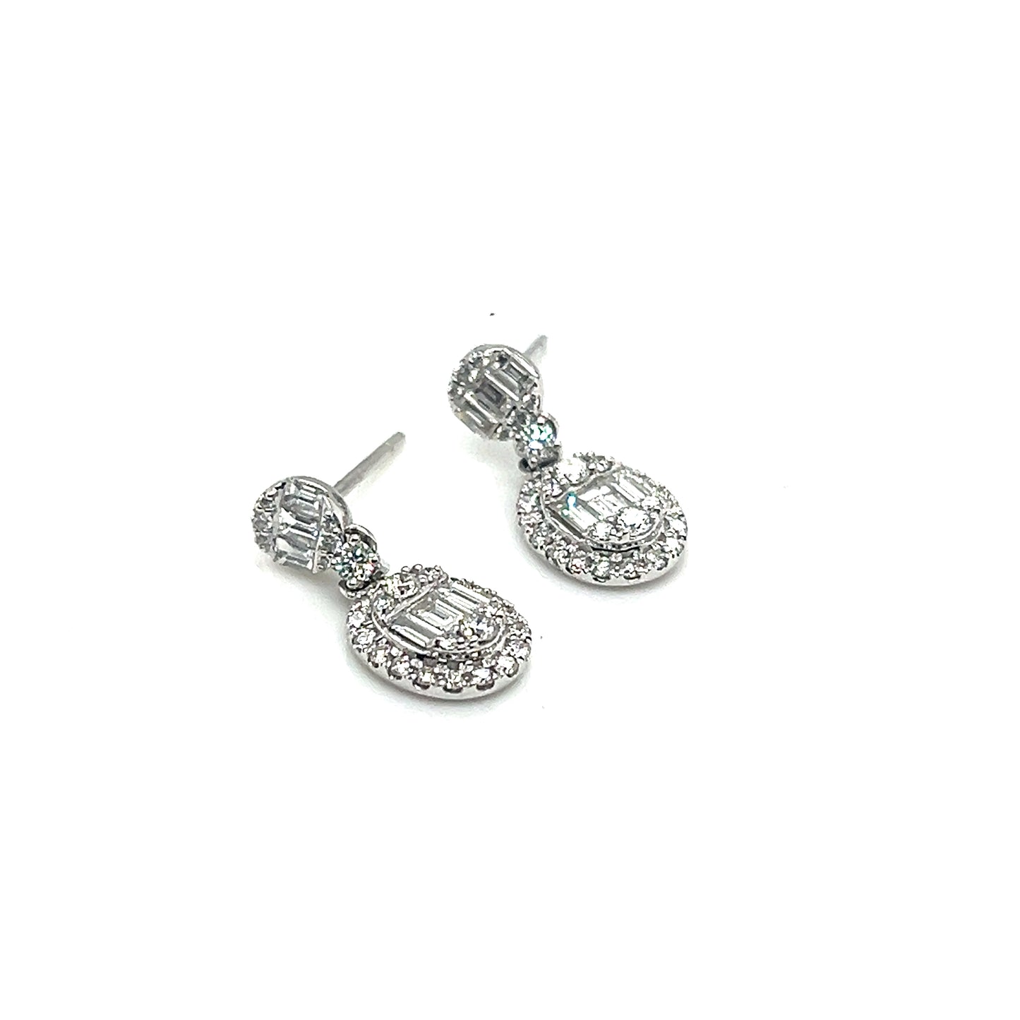 18Kt White Gold Diamond Dangle Earrings