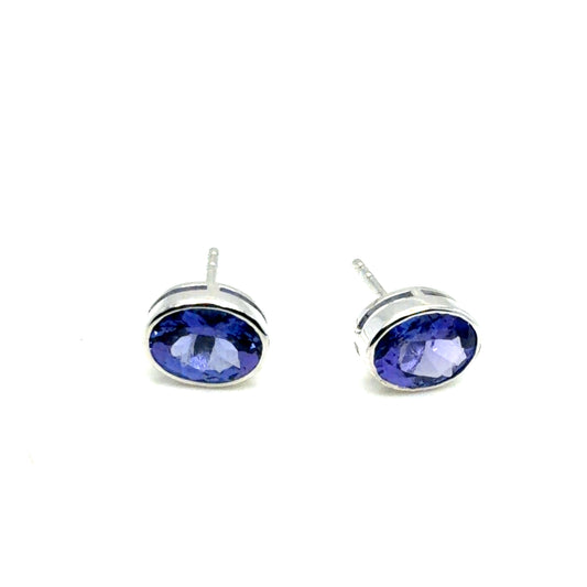 18Kt Yellow Gold Tanzanite Stud Earrings
